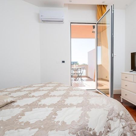 Perla Marina Sea View Apartment Κατάνια Εξωτερικό φωτογραφία