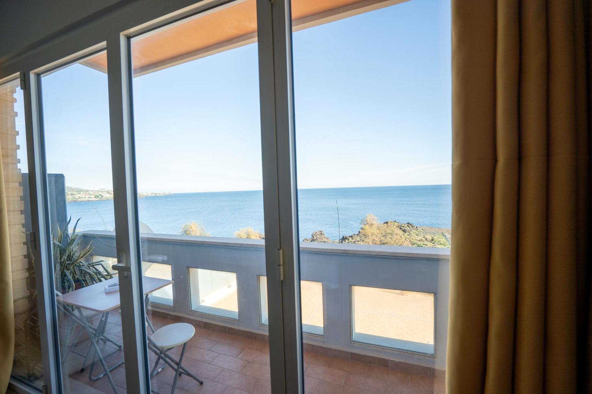 Perla Marina Sea View Apartment Κατάνια Εξωτερικό φωτογραφία