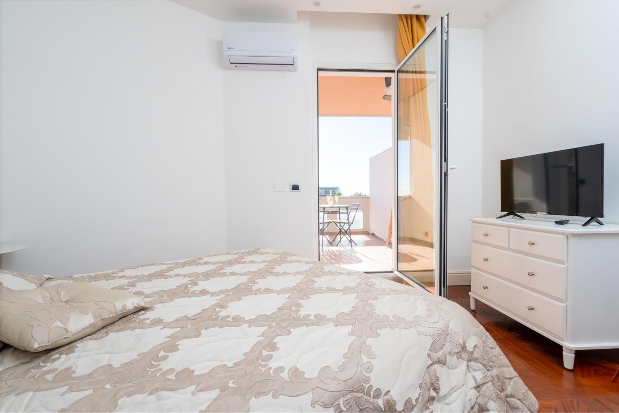 Perla Marina Sea View Apartment Κατάνια Εξωτερικό φωτογραφία