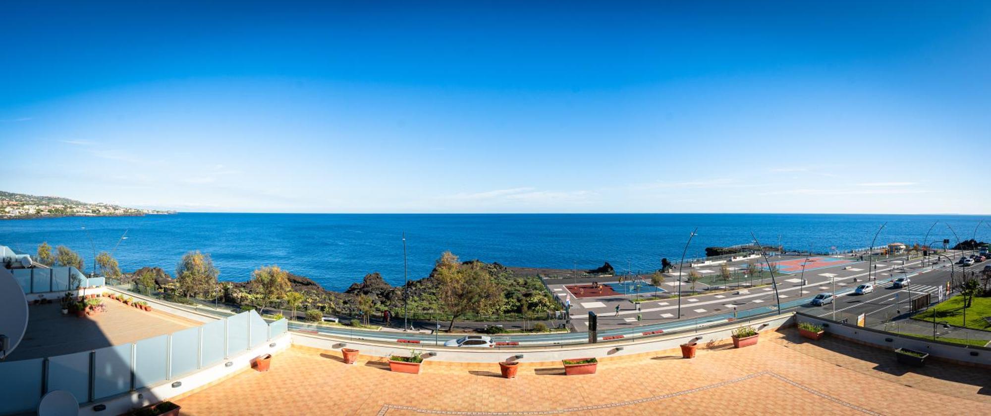 Perla Marina Sea View Apartment Κατάνια Εξωτερικό φωτογραφία